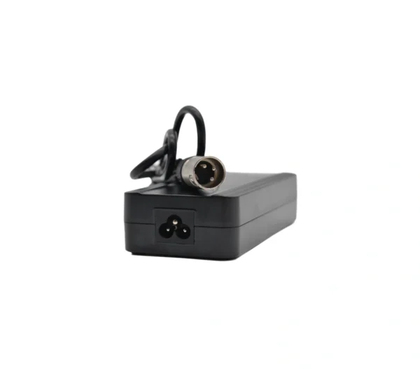 giant_acculader_42v__3-poligxlr_ Riesiges 42V 2A Batterieladegerät (3-poliger XLR-Stecker)