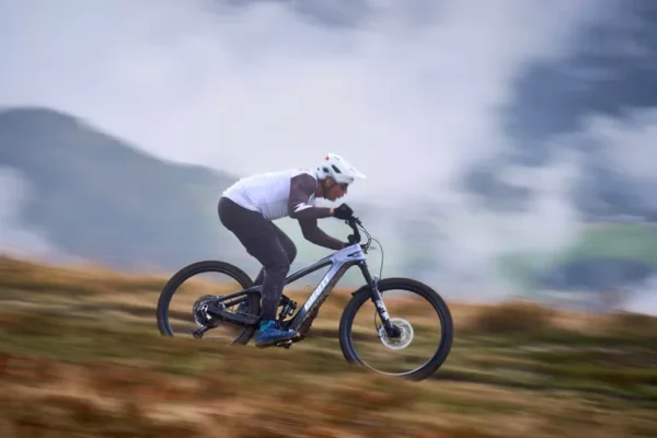 Giant Reign Advanced E+ 0 2026